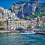 Casa de hóspedes Holidays Baia D'amalfi 4*