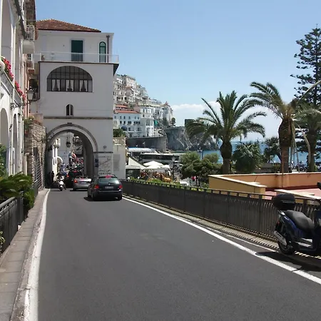Pensionat Holidays Baia D'amalfi